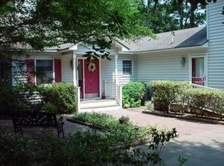 73 Gravey Pond Ln, Southern Shores, NC 27949