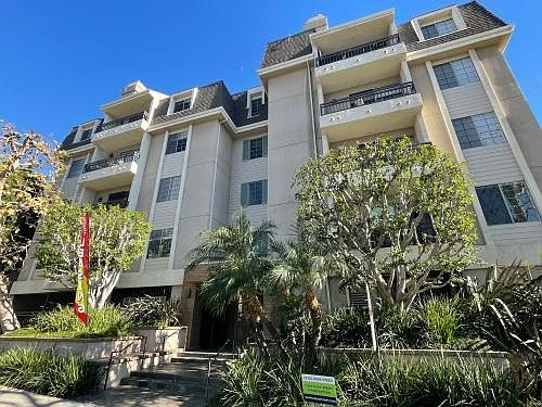 1st image of 11660 Mayfield Ave #2B-2Ba