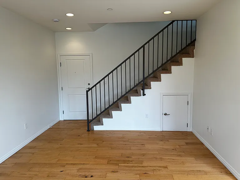 3427 Mentone Ave — Photo 5