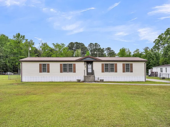 395 Embassy Dr, Summerville, SC 29483