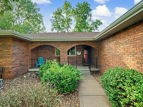 2nd image of 2419 Stewart Ln