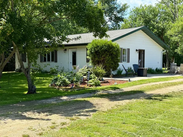 605 2nd St SE, Baudette, MN 56623