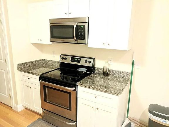 5th image of 501 Wood St #W
