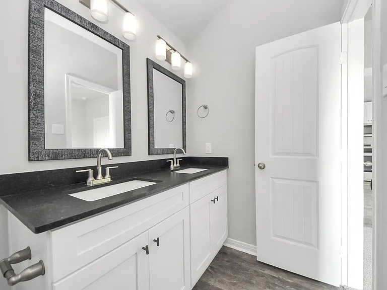 688 Swallow Dr — Photo 32