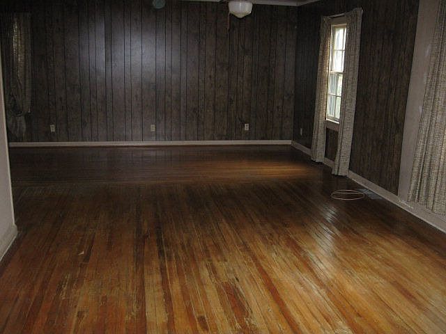 2nd image of 206 Roosevelt Dr