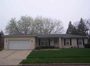 3 Pembrook Cir, Bloomington, IL