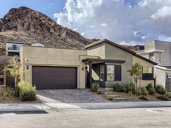 2nd image of 1961 Regal Bluff Dr