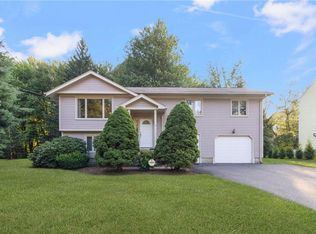 8 Brookdale Rd, North Providence, RI 02904