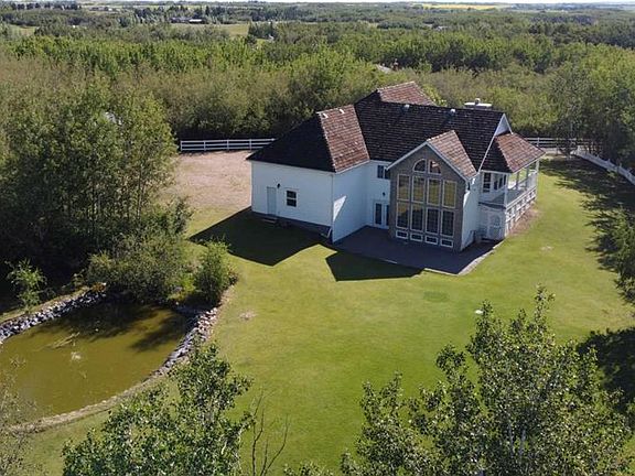 3rd image of 6 E Cedar Cres
