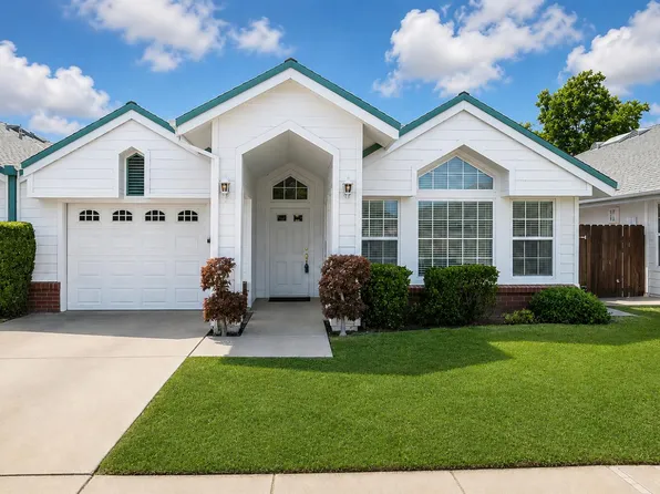 9225 N Dayspring Way, Fresno, CA 93720