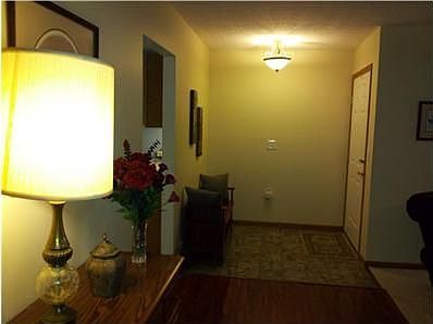 3rd image of 187 Kings Way