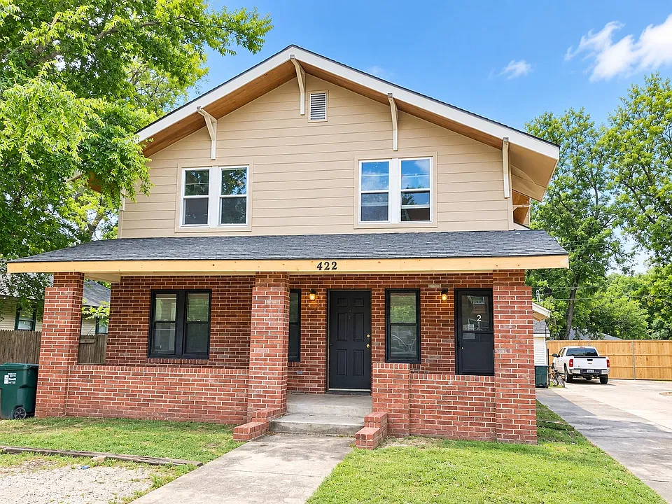422 Elm Ave