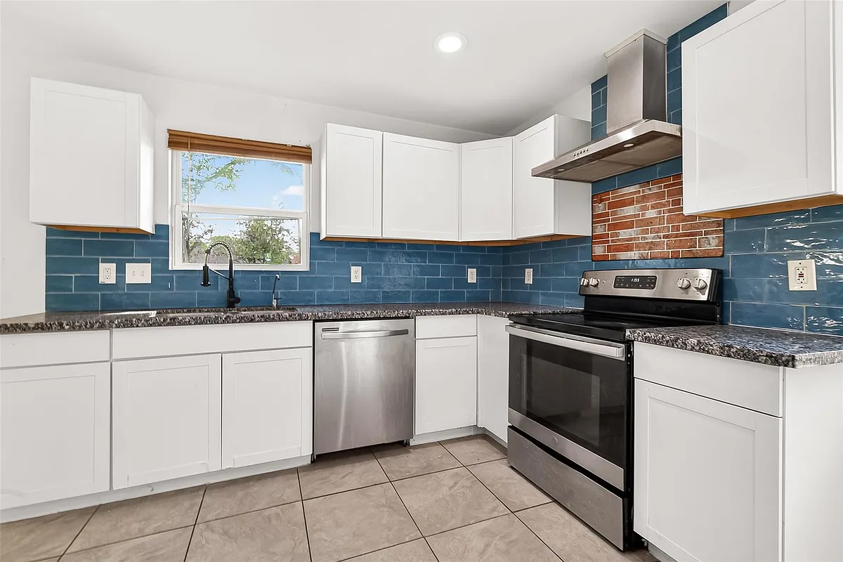 Building Photo - 29311 Raestone St