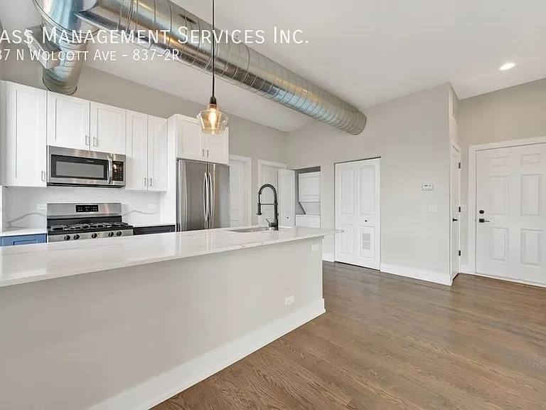 837 N Wolcott Ave #2R — Photo 1