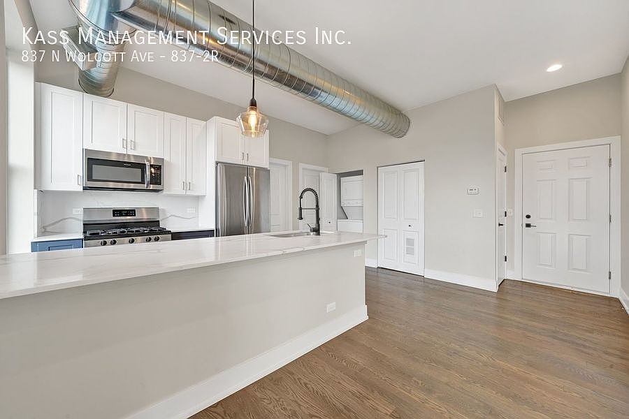 1st image of 837 N Wolcott Ave APT 2R
