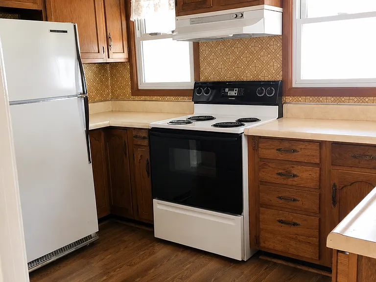 217 W Berry Ave — Photo 4