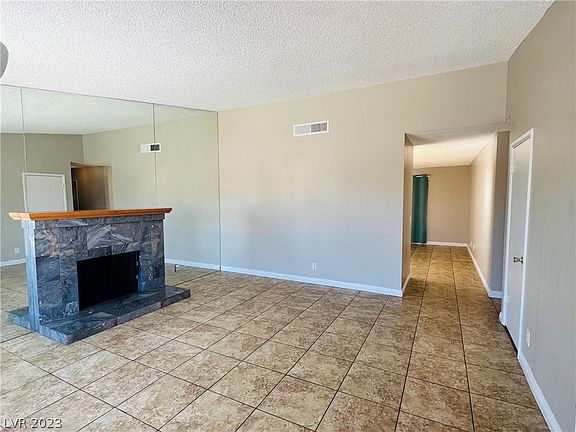 2nd image of 3557 Willow Springs Dr