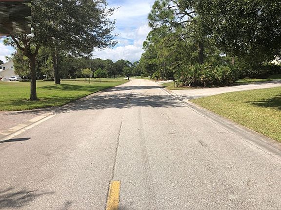 5th image of 10615 Pine Needle Dr