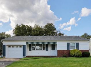 20 Ely Ct, Toms River, NJ