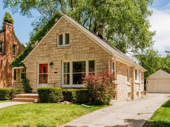 2914 N 69th STREET, Milwaukee, WI 53210