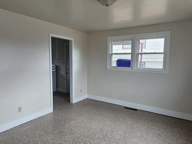 3403 1/2 W Rapid St — Photo 6