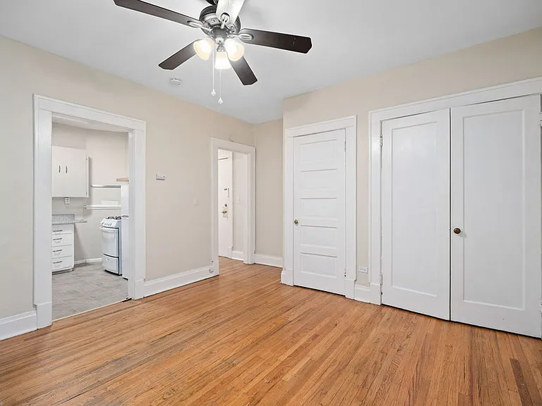 Rialto Court Apartments | MOVE-IN SPECIAL: ONE MONTH FREE RENT — Photo 9