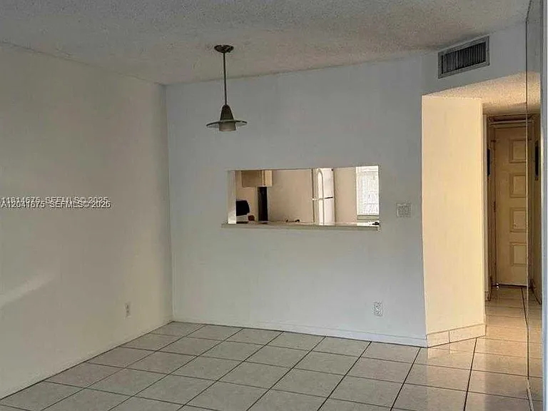 Royal Palm Blvd — Photo 8