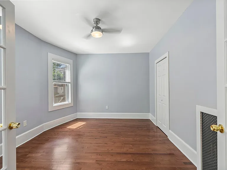 172 Cedar St #1 — Photo 6
