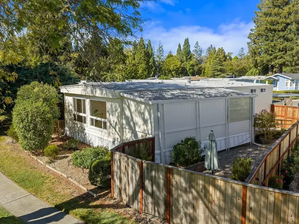 86 Cottonwood Lane, Rohnert Park, CA 94928