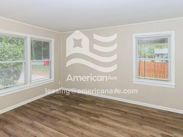 838413_003_wm_-_living_room_13062875.jpg