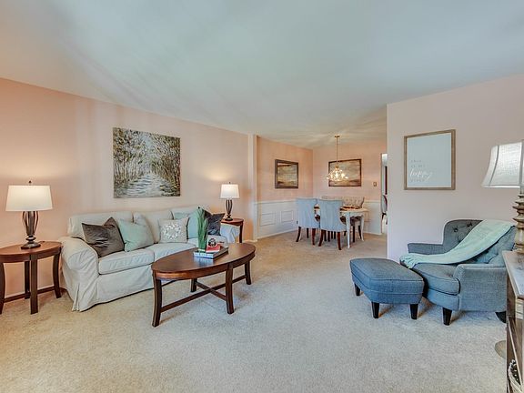 2nd image of 612 Claypool Dr