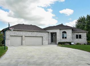 210 Oxbow Cir, Oxbow, ND 58047