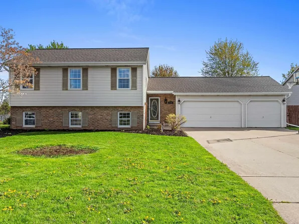 2124 Kensington Ln, Green Bay, WI 54311