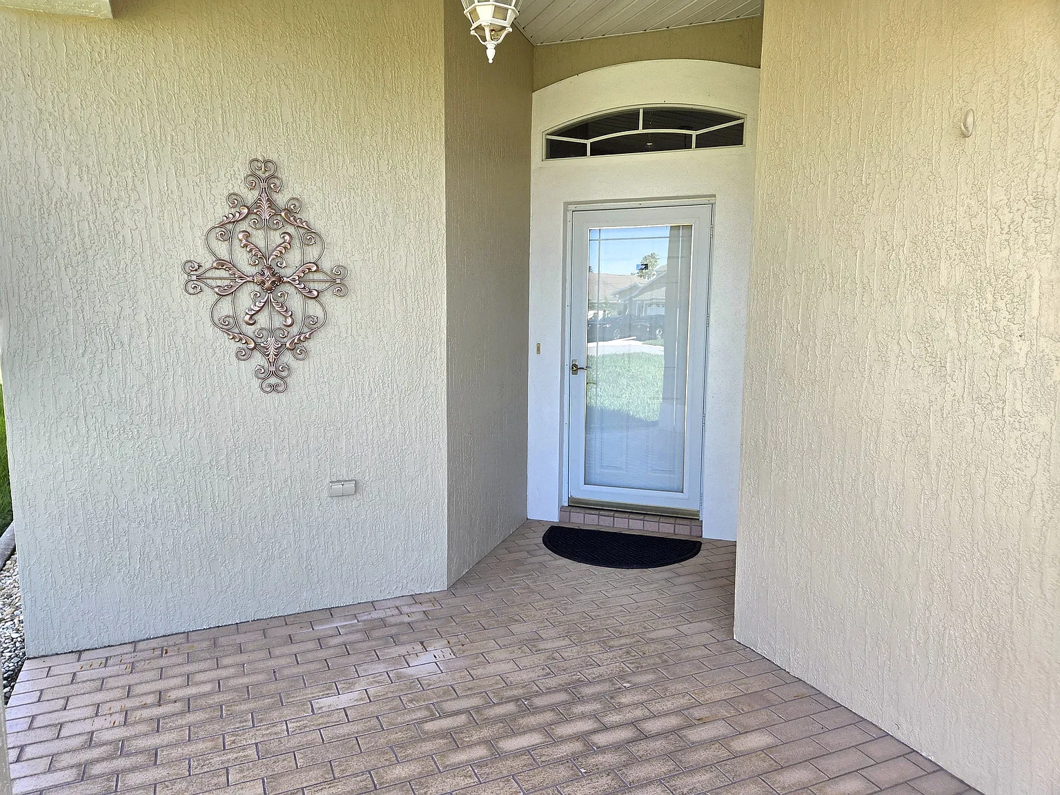 3 bed, 1597 sqft, $1,950 — Photo 2