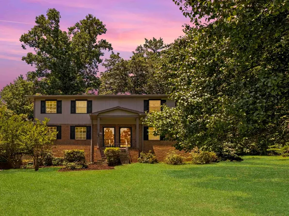 832 Linbard Ln, Vestavia, AL 35226