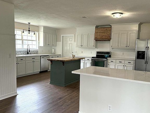 5th image of 2033 Sundown Dr