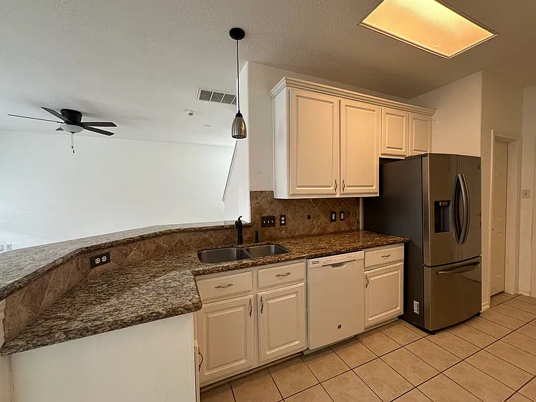 16659 Newglen Ln — Photo 10