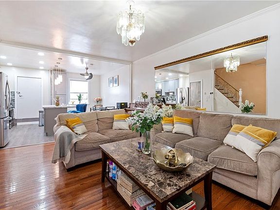3rd image of 244 Dorset St