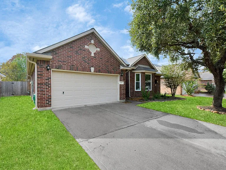 23939 River Place Dr — Photo 41