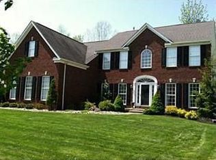 104 Levin Ln, East Amherst, NY 14051