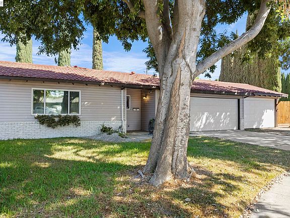 4th image of 2921 Rimrock Ct