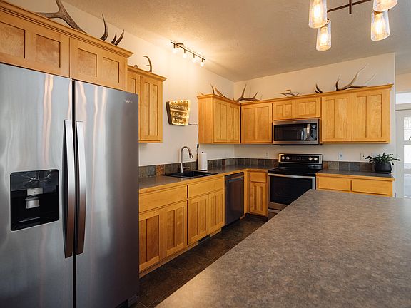 5th image of 2633 NE Bobbi Ct