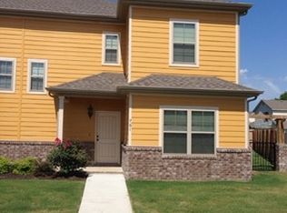 765 N Wordsworth Ln, Fayetteville, AR 72704