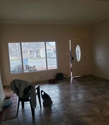 5th image of 2227 Booth Ave