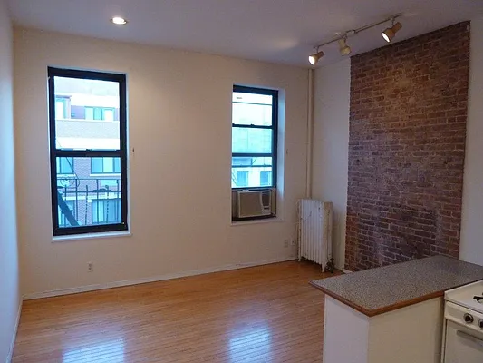 Rented by Chartwell Manhattan Realty | media 1