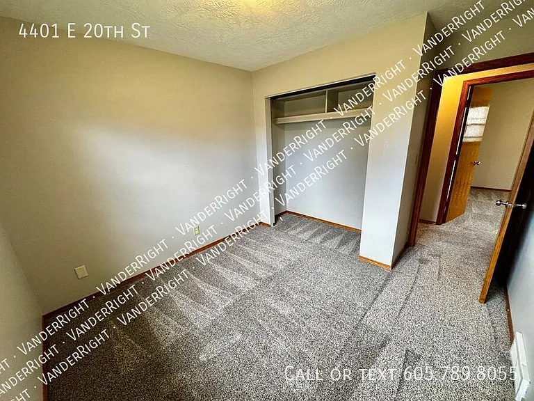4401 E 20th St — Photo 13