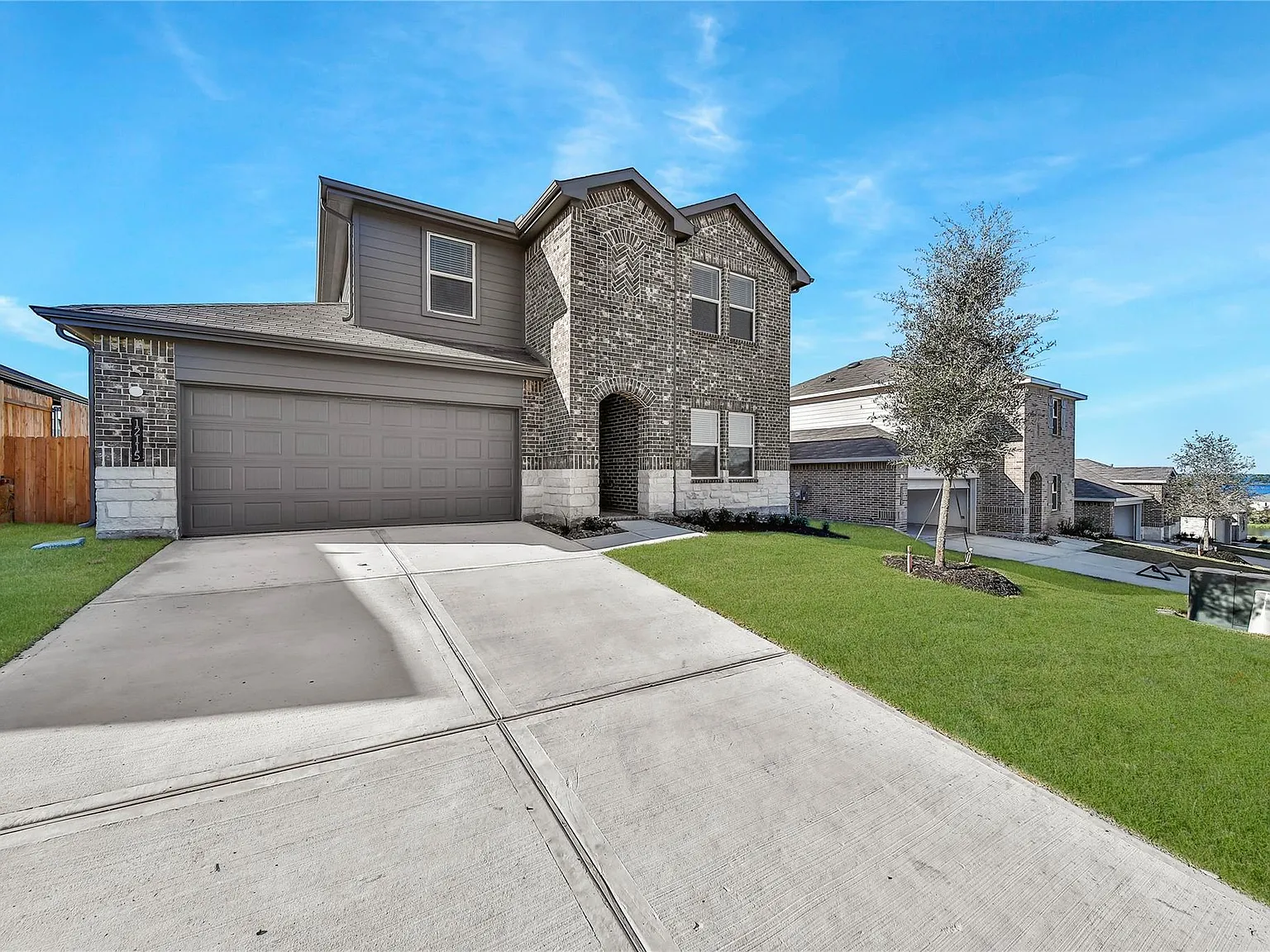 4 bed, 3.0 bath, 2294 sqft, $2,750 — Photo 4