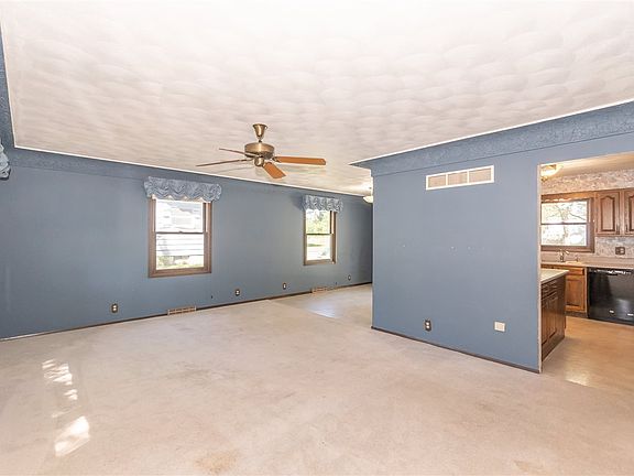 5th image of 555 Ayers Ave