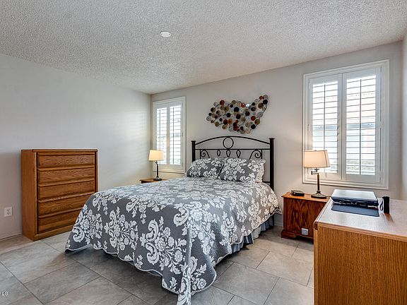 4th image of 1852 E Colonial Dr