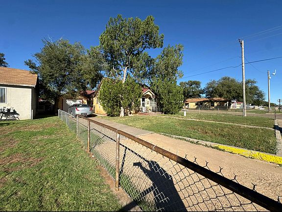 5th image of 820 N Edwards St